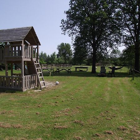 Vakantiehuisjes Landgoed Sonneborghe Kollumerzwaag Ngoại thất bức ảnh